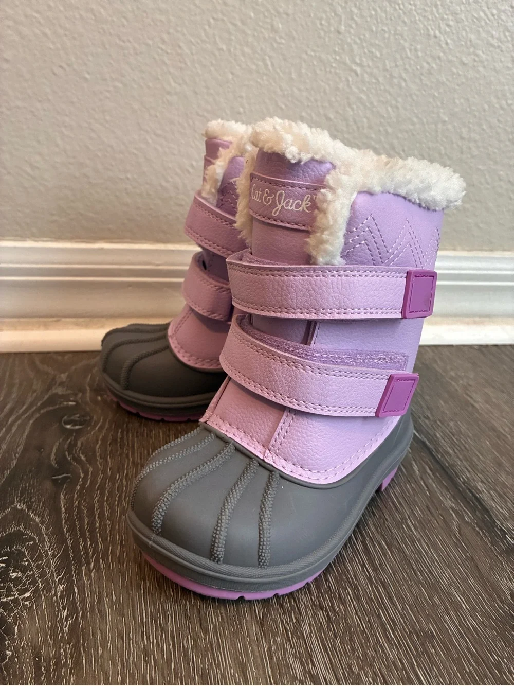 Cat & Jack Denver Faux Fur Waterproof Winter Boots SZ 7 Kids NWOT Purple Outdoor